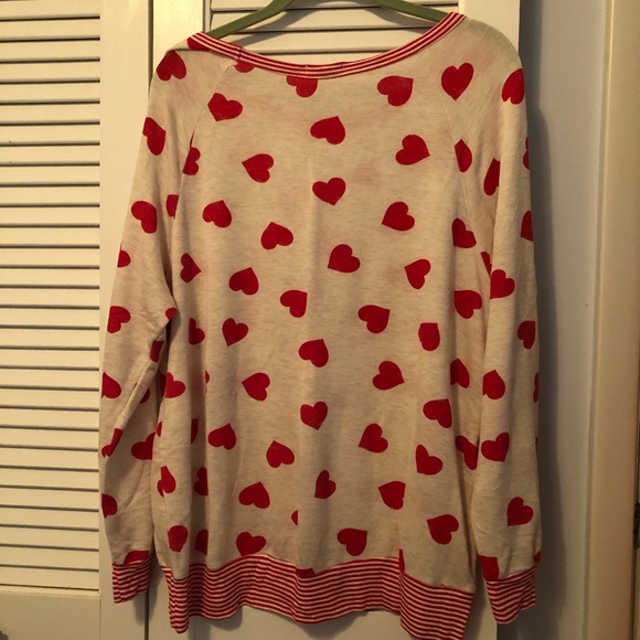 Oddy Valentine’s heart top - Picture 2 of 3